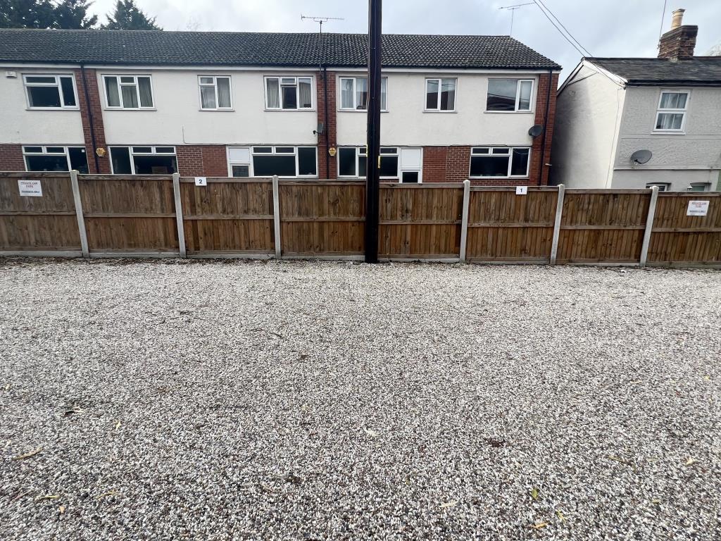 Lot: 27 - LEASEHOLD COMMERCIAL UNIT - 